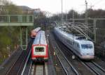 Zugbegegnung hanseatisch (danke fr die Inspiration): zwei S-Bahnzge und ein ICE auf der sogenannten Verbindungsbahn kurz vor dem Bahnhof Hamburg-Dammtor.