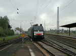 MRCE/Dispolok Siemens ES 64 F4-802 (189 802) beim Rangieren in Hanau Hbf nach den Sie am 04.10.16 einen Kesselwagenzug nach Hanau gebracht hat