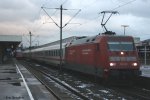 101 020 mit einem IC nach Kln im HBF von Hannover am 25.12.09.