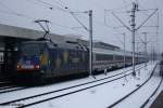 101 101 mit dem Ersatz-IC 2872 in Hannover HBF