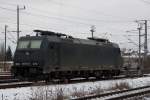 MRCE 185 570 steht auf dem Abstellgleis in Heidenau. 18.01.2013