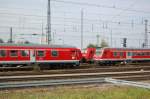 28.8.2008 - zwei unterschiedliche Steuerwagen treffen aufeinander - allerdings auf dem Paralellgleis. Der linke kommt von Stuttgart, der rechte kam von Mannheim und wird nun bis zur nchsten Fahrt abgestellt. Im Hintergrund stehen sich noch eine 189er und eine 185 gegenber. Weitere Bilder von diesem Tag auf meiner Homepage.