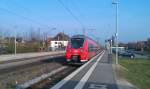 ET 442 der S-Bahn Nrnberg steht am 14.04.2012 in Hirschaid Richtung Bamberg.