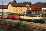 218 489-3 und 434-9 am IC InterCity 2012 in Immenstadt.