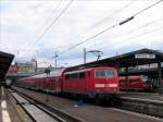 Auf Gleis 10 ist angekommen ET 427 056 von cantus aus Fulda, auf Gleis 9 ist angekommen ein RE aus Frankfurt (Main) geschoben von 111 070 und auf Gleis 7 steht 612 047 als RE aus Hagen; Kassel