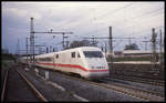 ICE 401562 erreicht am 26.4.1992 um 19.21 Uhr Kassel Wilhelmshöhe.