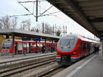 Ende November 2023 wartete der Dieseltriebzug 633 542 am Hauptbahnhof in Kempten auf die Weiterfahrt.