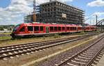 648 459-5 und 648 845-5  Plön  erreichen am 17.6.2017 als RB84 (RB21666) von Lübeck Hauptbahnhof den Kieler Hauptbahnhof.