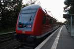 Hier ein RE84 (RE21494) von Hamburg Hbf. nach Kiel Hbf., dieser Zug stand am 15.9.2015 in Kiel Elmschenhagen. Zuglok war 218 333-3.