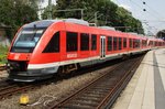 Sie fahren immer noch... Die Vorserienfahrzeuge 648 005-6 und 648 501-4 werden während der Kieler Woche dringend benötigt. Hier verlassen sie am 20.6.2016 zusammen als RB75 (RB21264) von Kiel Hauptbahnhof nach Rendsburg den Kieler Hauptbahnhof.