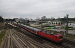 143 163-4 drückt am Mittag des 16.7.2016 die RB77 (RB21110) aus Neumünster in den Kieler Hauptbahnhof.