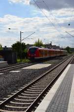 S8/S5 nach Hagen, der Zug vom 1440 315-8 geführt fährt hier in Kleinenbroich ein.