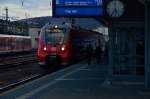An Gleis 8 im Koblenzer Hbf steht der 442 700  Hatzenport  als RB81 nach Trier Hbf am Abend des 4.3.2014. Haltestellen auf seinem Weg entnehmen Sie bitte der Anzeigetafel am oberen Bildrand.....;-)