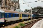 TRI Wittenberger Steuerwagen & TRI 111 054-3 in Köln Hbf, August 2025.