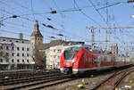 DB ET 1440236 fährt als RE 8 nach Koblenz am 8.3.2026 um 12.02 Uhr in den HBF Köln ein.