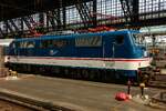 TRI 111 130-1 mit Fußballsonderzug in Köln Hbf, April 2026.