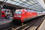 04.07.2025, 16:57 Uhr: 101 111-3 schiebend mit dem planm��ig um 12:38 Uhr in K�ln einlaufenden IC 2156 im K�lner Hauptbahnhof auf Gleis 9. Der Zug setzte seine Fahrt zur Abstellung im Bbf K�ln fort um dann am Folgetag ab 9:17 Uhr die Fahrt als IC 2155 anzutreten.

Im Bildhintergrund erkennbar ist die auf dem Kantinengleis stehende 101 001-6.