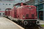 VEB V100 2299 & VEB V100 2091 in K�ln Hbf, Oktober 2026.