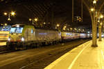 475 404  BLS  mit dem DPF51 (Domodossola-Dortmund) der AKE Eisenbahntouristik in Köln Hbf am 18.04.2017