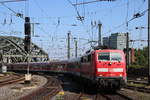 111 098 mit RE 8  nach Kaldenkirchen am 14.6.17 in Köln Hbf.