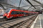 442 755-5 und 442 102-0 machen sich am 5.7.2017 als RE9 (RE10911)  Rhein-Sieg-Express  von Aachen Hauptbahnhof nach Siegen im Kölner Hauptbahnhof auf den Weg.