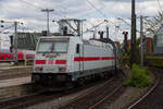 146 568-1 schiebt einen IC2 nach Dresden in Köln Hauptbahnhof, am 12.05.2019.
