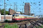 113 309 rollt mit ihrem Rheingold aus Trier in den Kölner Hbf ein.