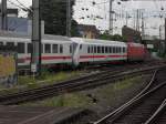 Komische Fuhre im Klner Hbf am 23.7.10

Besteht aus:

8xIC Wagen
2xIC Steuerwagen
1xBr 101 