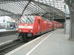 Hier 146 024-5 mit einem RE1 von Aachen Hbf. nach Hamm(Westf), bei der Ausfahrt am 13.10.2010 aus Kln Hbf.