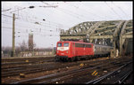 110152 kam am 20.3.1996 um 16.08 Uhr mit einer Silberling Garnitur über die Hohenzollernbrücke in den HBF Köln.