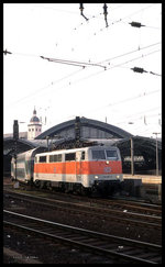 Die in S-Bahn Farben lackierte 111136 hatte am 20.03.1996 den türkis beigen Dosto von Aachen nach Bielefeld am Haken.