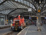 Am 27.7 tuckerte 362 614-0 durch den Kölner Hbf weiter ins Deutzer Feld.

Köln 27.07.2016