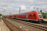 RE6 (RE10608)  Westfalen-Express  von Minden(Westf) nach Köln/Bonn Flughafen durchfährt am 4.7.2017 Köln Messe/Deutz in Richtung Osten.