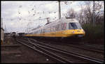 Der Lufthansa Airport Express erreicht hier am 25.3.1993 um 15.28 Uhr, aus Köln HBF kommend, den Bahnhof Köln Deutz.