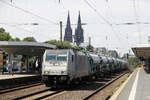 Lineas 186 183 passiert mit einem umgeleiteten Güterzug den Bahnhof Köln Messe / Deutz am 30.