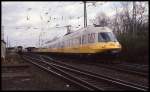 Der Airport Express nach Düsseldorf fuhr am 25.3.1993 um 15.28 Uhr durch den Deutzer Bahnhof in Köln.