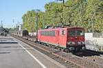 Mit einem kurzen gemischten Güterzug fuhr am Nachmittag des 27.09.2018 die Rpool/DBC 155 108-4 durch den Bahnhof von Köln Süd in Richtung Rangierbahnhof Gremberg.