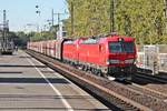 Durchfahrt am Nachmittag des 27.09.2018 von den ziemlich neuen 193 346 und 193 345, als sie mit einem langen und schweren Falns-Zug nach München, welcher mit Kohle beladen war, durch den Bahnhof