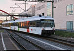 Nachschuss auf RABe 526 223-1 und RABe 526 680-4 (Stadler GTW | erste Generation) der Thurbo AG als S 14 nach Weinfelden (CH), die ihren Startbahnhof Konstanz auf Gleis 1b verlassen.
