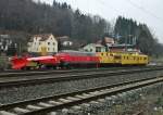 218 139 steht zsammen mit den 2 Schneepflgen und dem Bamberger Turmtriebwagen 708 332 am 25.November 2011 abgestellt in Kronach.