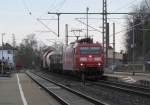 185 142  Edelwei  zieht am 22. April 2012 einen gemischten Gterzug durch Kronach in Richtung Saalfeld.
