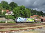 185 152-6  K+S  zieht am 9. Juni 2012 einen gemischten Gterzug in den Kronacher Bahnhof.