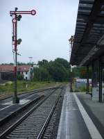 Der Blick aus dem Bahnhof Landsberg am Lech in Richtung Kaufering am regnerischen 23.06.2009.