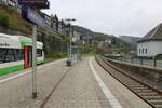 Bahnsteig 2 und 1 am 04.05.2024 in Lauscha (Thür).