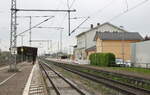 Blick von links nach rechts auf die Bahnsteige 3, 1 und 2, am 20.05.2023 in Leinefelde. 