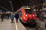 442 813 (Bombardier Talent 2) von DB Regio Südost als RE 16528  Saxonia-Express  (RE50) von Dresden Hbf hat seinen Endbahnhof Leipzig Hbf auf Gleis 21 erreicht. [16.12.2017 | 19:51 Uhr]