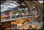 Blick Auf Die Einkaufsmeile Und Den Zugang Zu Den Bahnsteigen Im Bahnhof Leipzig-Hbf.11.08.07