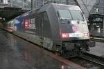 BR 101 029-7 in  Der Vierten Dimension  am 3.1.05 vor einem IC im Hauptbahnhof Leipzig.