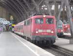 115 205 steht mit dem ziemlich kurzen PbZ 24xx nach Mnchen am 17.Juni 2011 im Leipziger Hbf.
