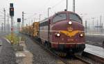 227 004 der CLR rangierte am 13.10.15 mit einem Bunkerzug im Leipziger Hauptbahnhof. Mit diesem Bunkerzug wurde der Altschotter vom zu dieser Zeit im Umbau befindlichen Gleis 9 abtransportiert.